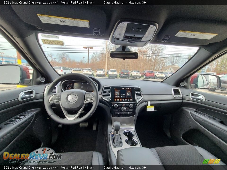 Black Interior - 2021 Jeep Grand Cherokee Laredo 4x4 Photo #4