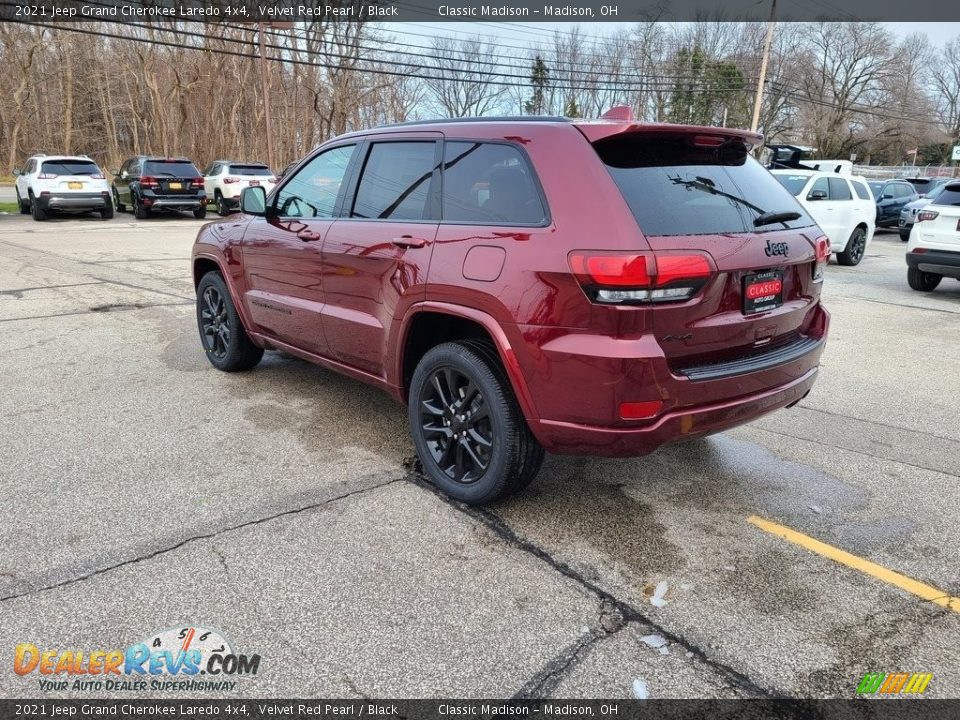 2021 Jeep Grand Cherokee Laredo 4x4 Velvet Red Pearl / Black Photo #9