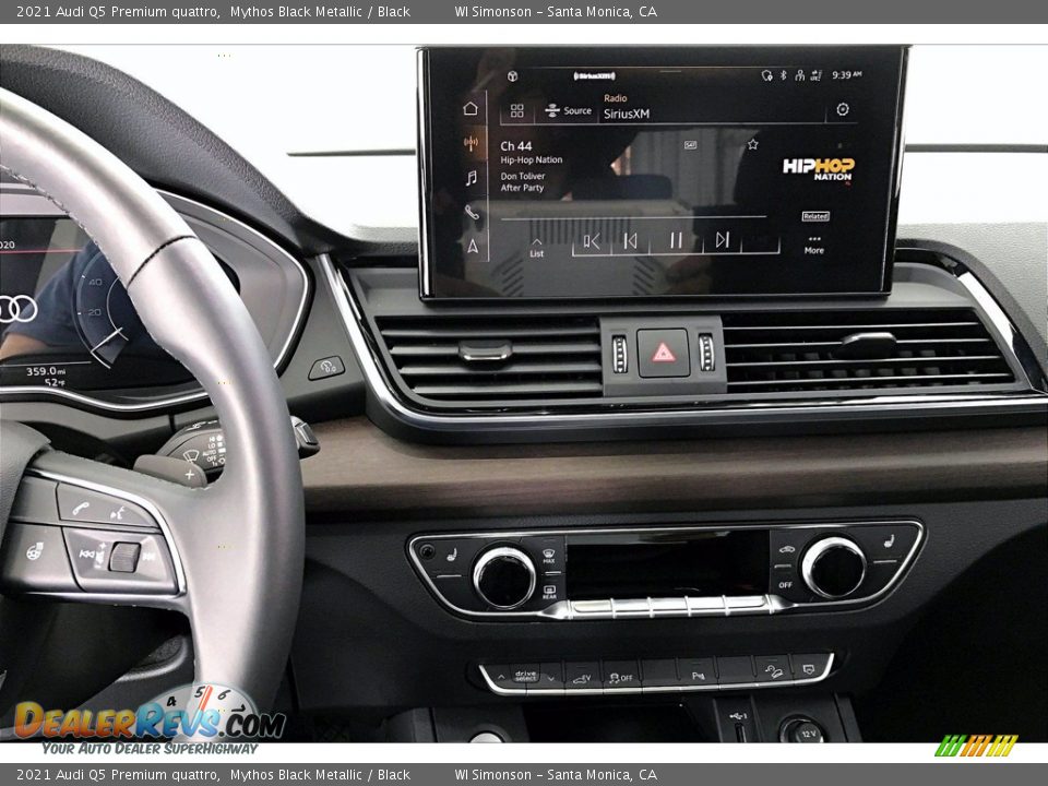 Controls of 2021 Audi Q5 Premium quattro Photo #5