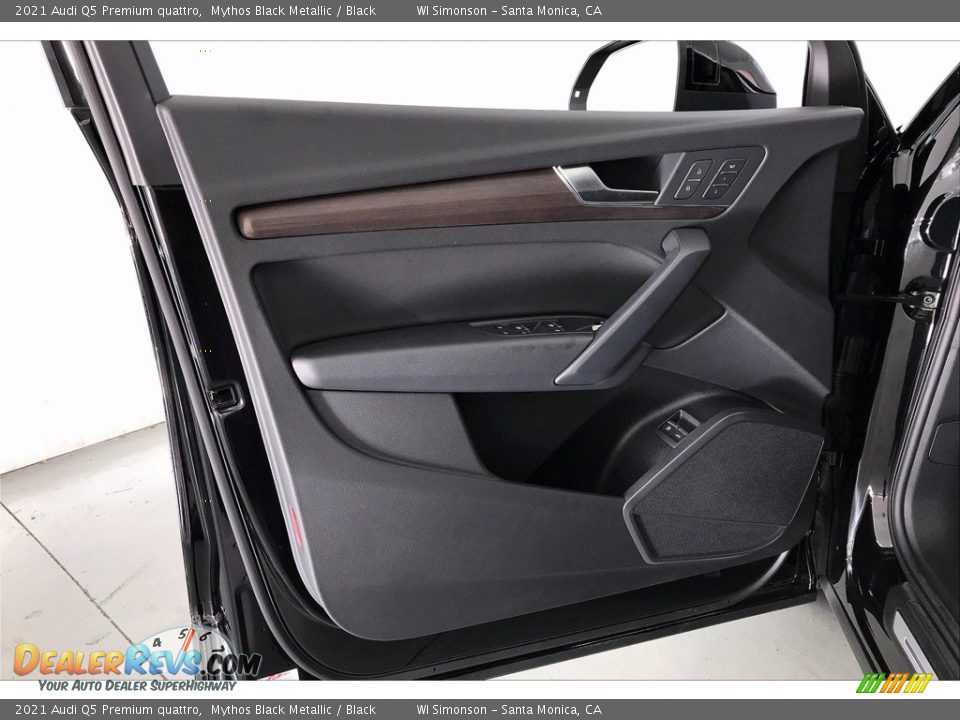 Door Panel of 2021 Audi Q5 Premium quattro Photo #26