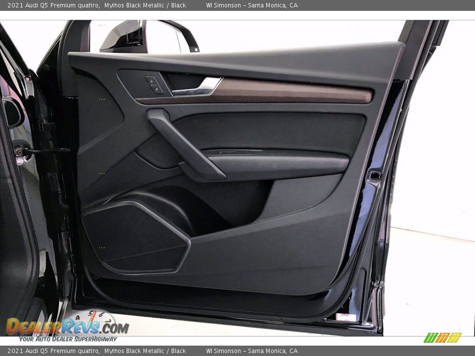 Door Panel of 2021 Audi Q5 Premium quattro Photo #27