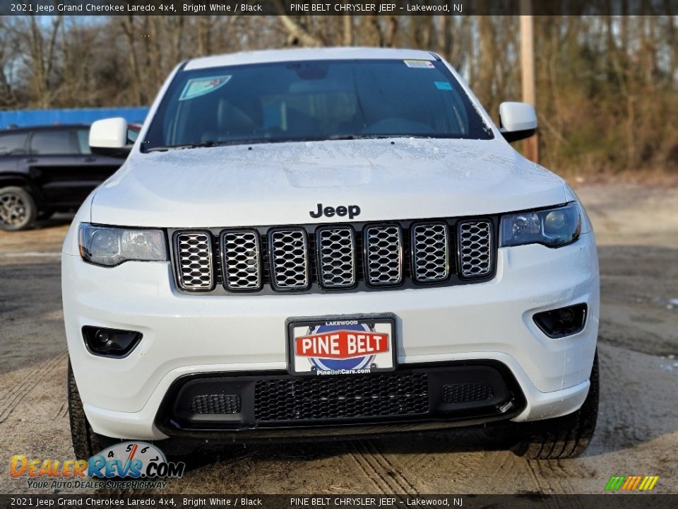 2021 Jeep Grand Cherokee Laredo 4x4 Bright White / Black Photo #3