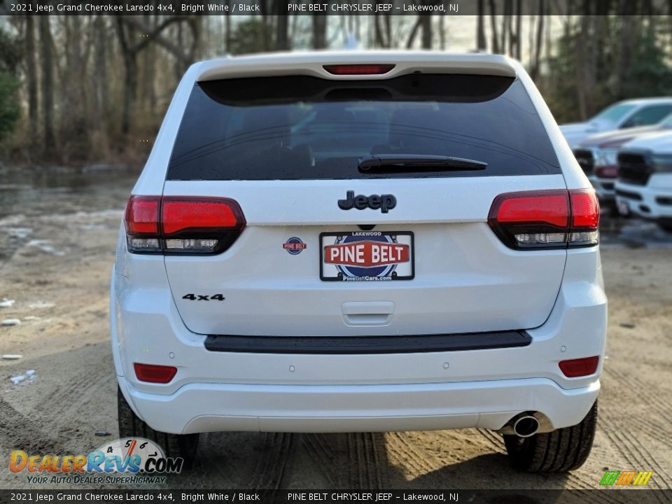 2021 Jeep Grand Cherokee Laredo 4x4 Bright White / Black Photo #7