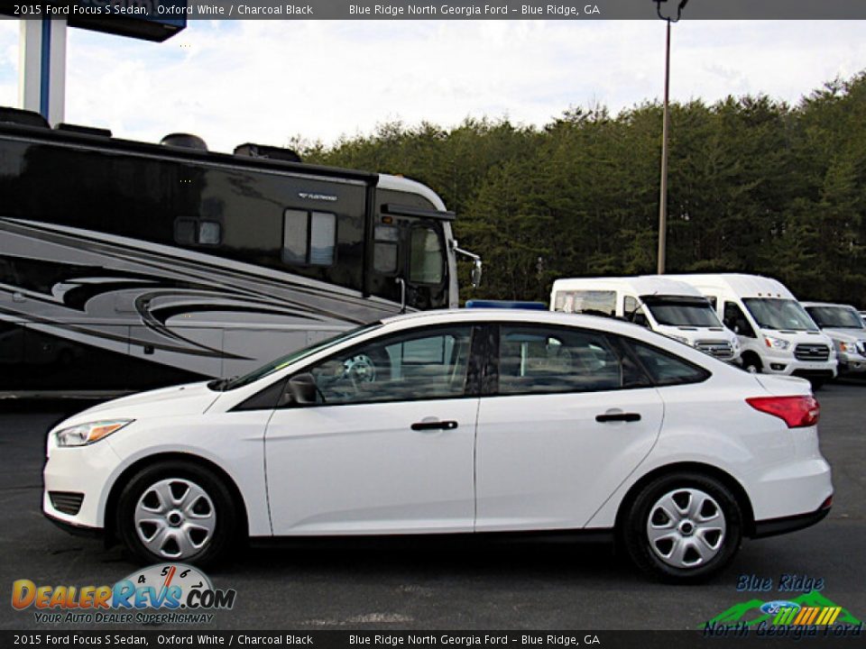 2015 Ford Focus S Sedan Oxford White / Charcoal Black Photo #2