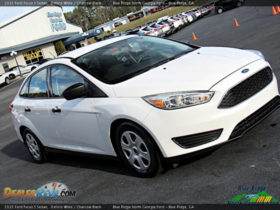 2015 Ford Focus S Sedan Oxford White / Charcoal Black Photo #24