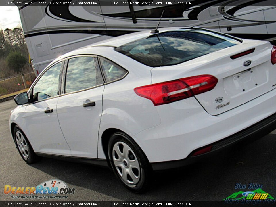 2015 Ford Focus S Sedan Oxford White / Charcoal Black Photo #26