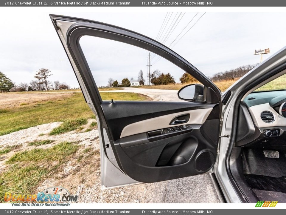 2012 Chevrolet Cruze LS Silver Ice Metallic / Jet Black/Medium Titanium Photo #20