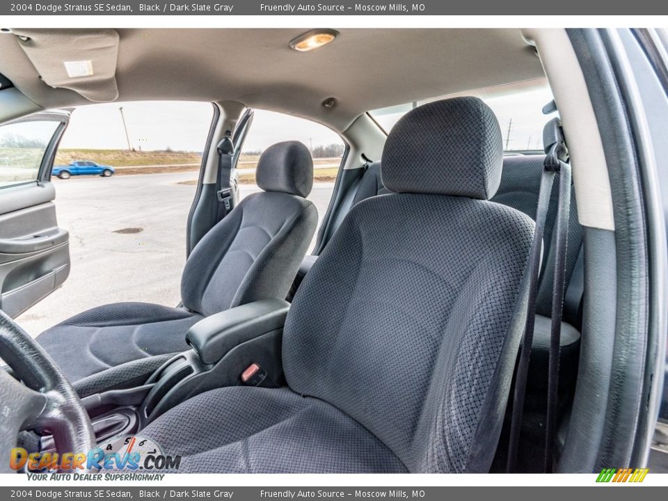 2004 Dodge Stratus SE Sedan Black / Dark Slate Gray Photo #17