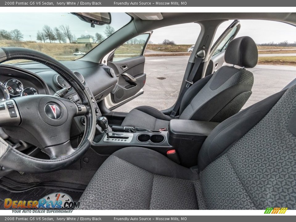 2008 Pontiac G6 V6 Sedan Ivory White / Ebony Black Photo #18