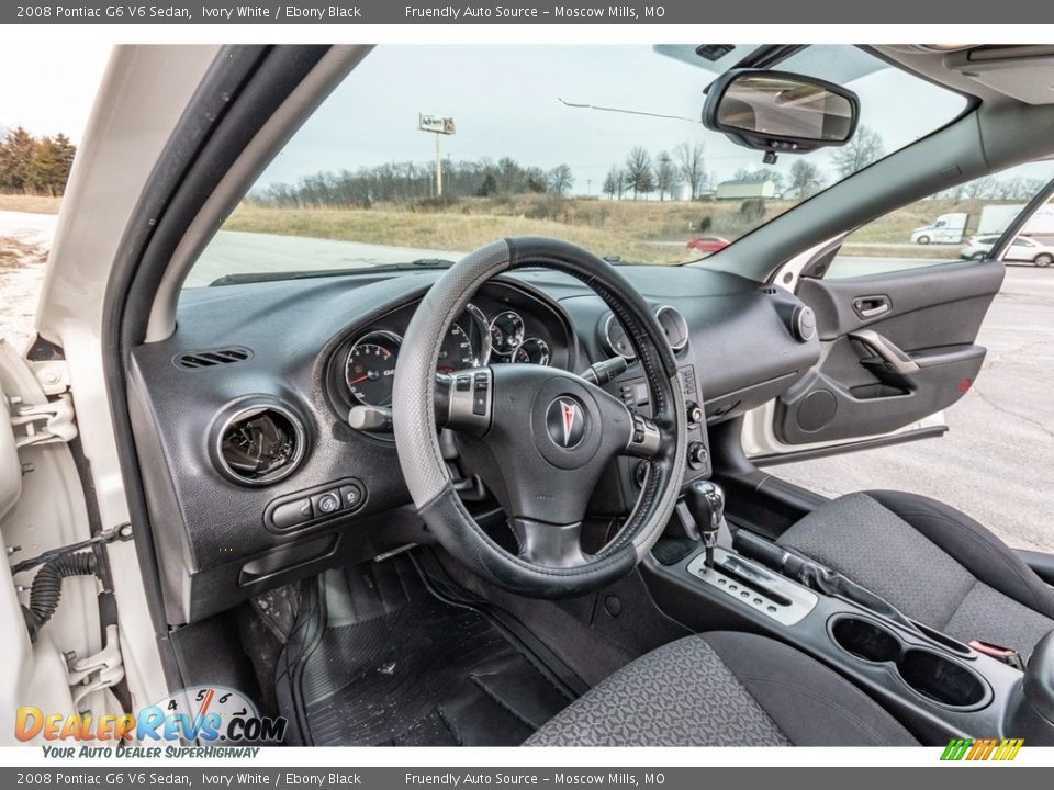 2008 Pontiac G6 V6 Sedan Ivory White / Ebony Black Photo #19