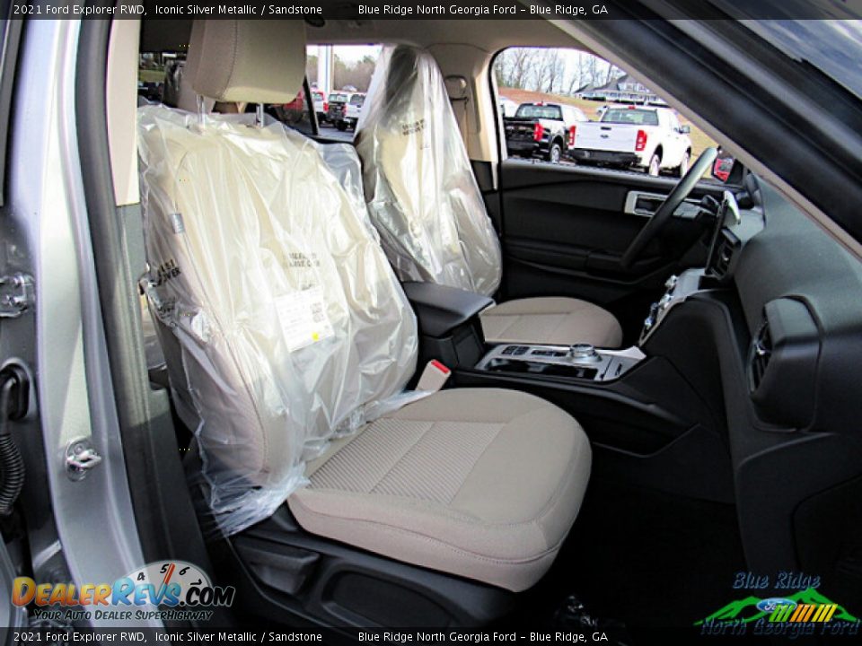 2021 Ford Explorer RWD Iconic Silver Metallic / Sandstone Photo #11
