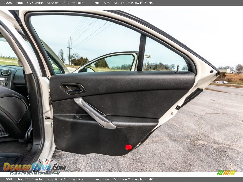 2008 Pontiac G6 V6 Sedan Ivory White / Ebony Black Photo #25