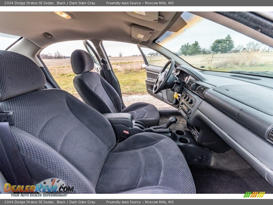 2004 Dodge Stratus SE Sedan Black / Dark Slate Gray Photo #28