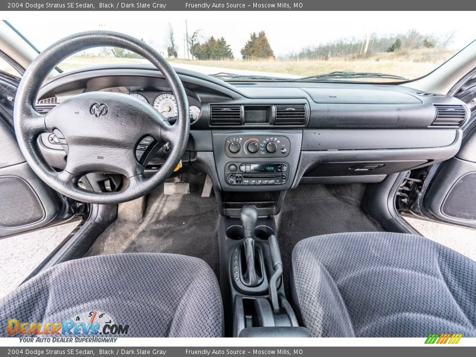 2004 Dodge Stratus SE Sedan Black / Dark Slate Gray Photo #30