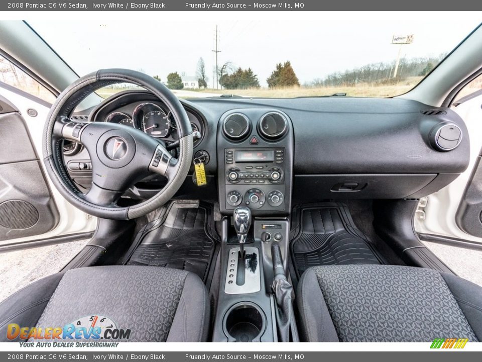 2008 Pontiac G6 V6 Sedan Ivory White / Ebony Black Photo #30