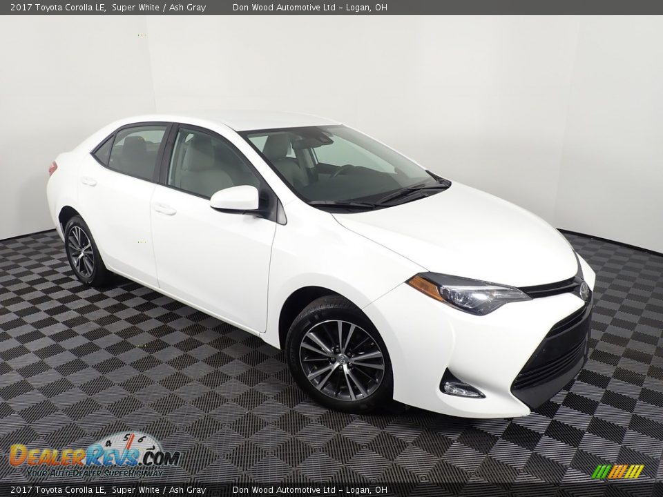 2017 Toyota Corolla LE Super White / Ash Gray Photo #2