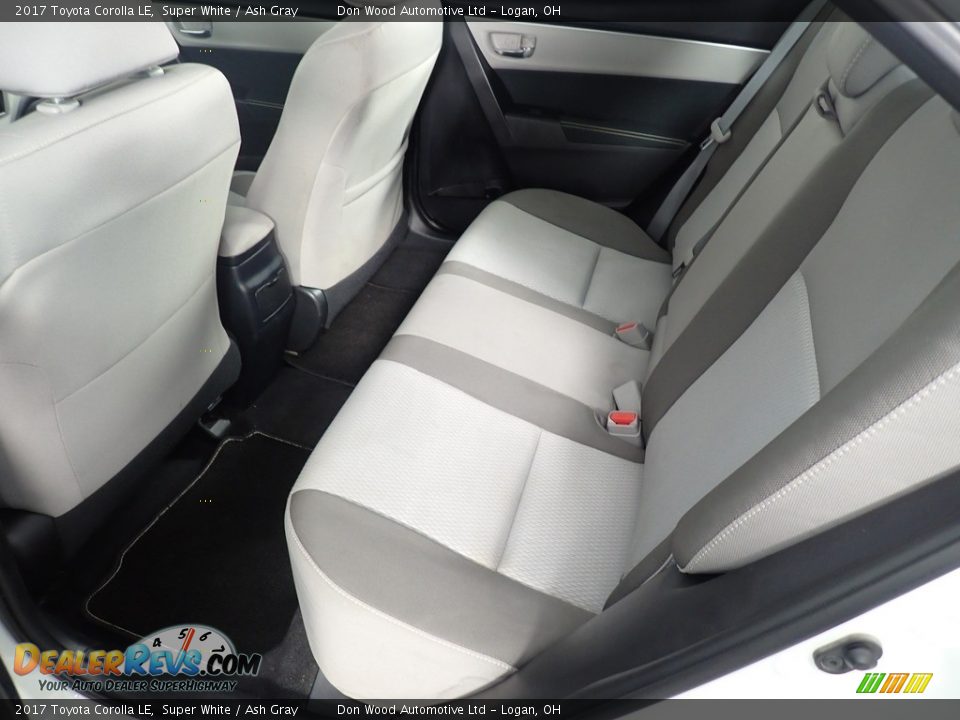 2017 Toyota Corolla LE Super White / Ash Gray Photo #22