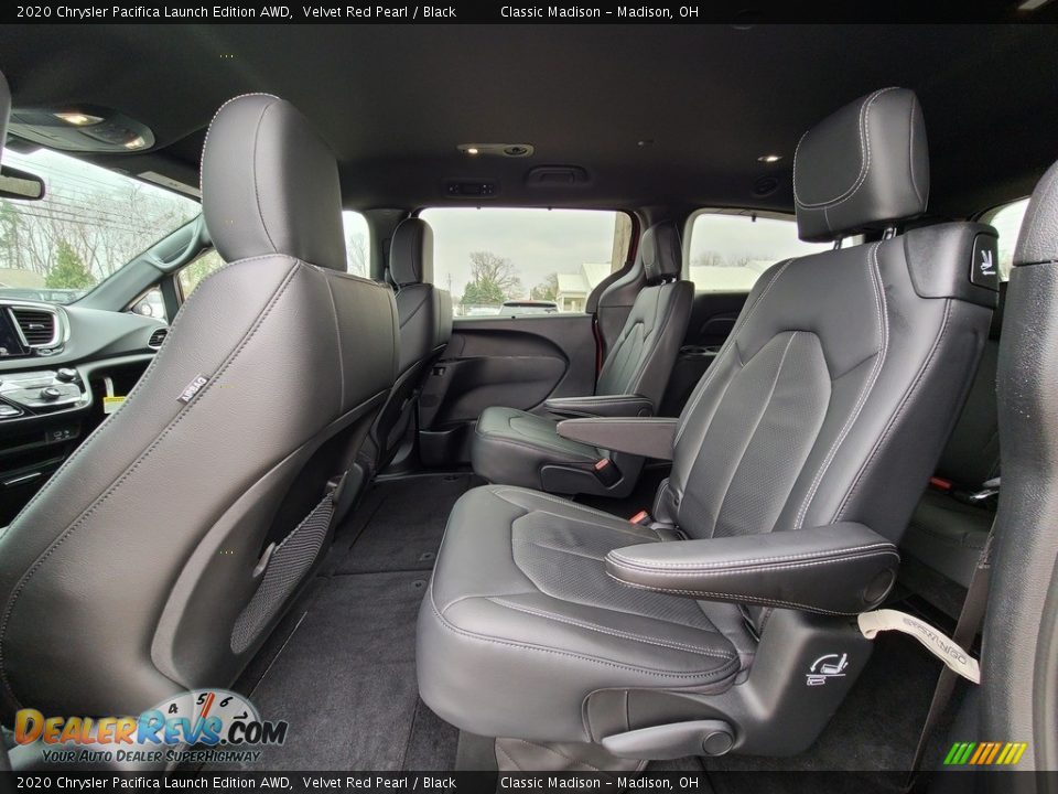 2020 Chrysler Pacifica Launch Edition AWD Velvet Red Pearl / Black Photo #3