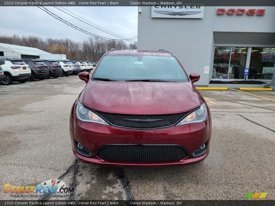 2020 Chrysler Pacifica Launch Edition AWD Velvet Red Pearl / Black Photo #8