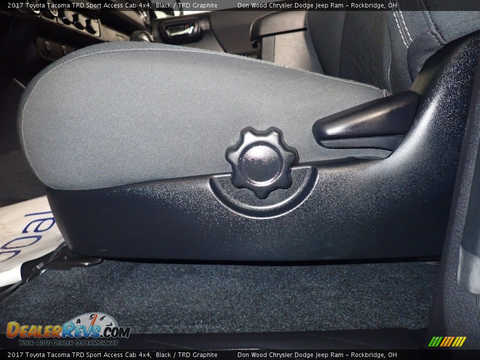 2017 Toyota Tacoma TRD Sport Access Cab 4x4 Black / TRD Graphite Photo #28