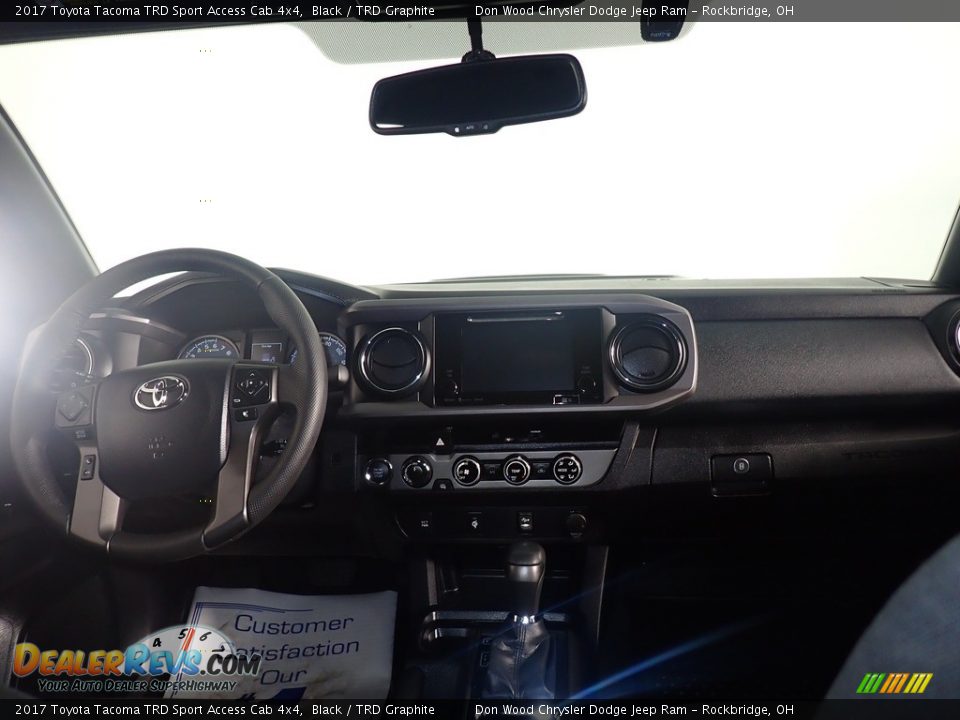 2017 Toyota Tacoma TRD Sport Access Cab 4x4 Black / TRD Graphite Photo #32