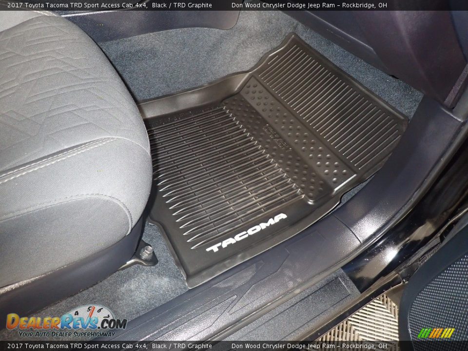 2017 Toyota Tacoma TRD Sport Access Cab 4x4 Black / TRD Graphite Photo #34