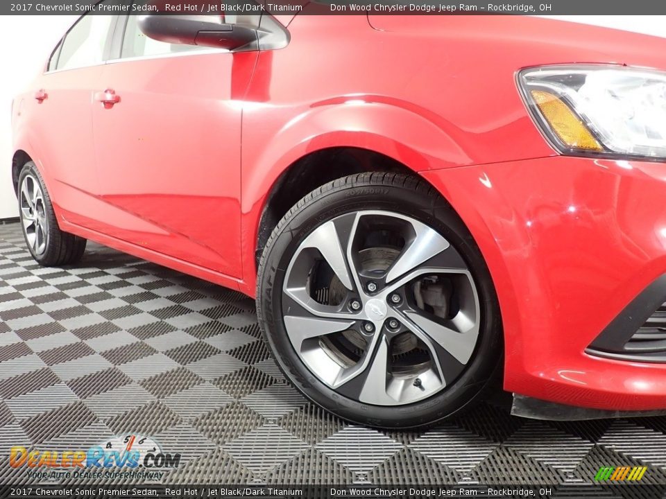 2017 Chevrolet Sonic Premier Sedan Wheel Photo #2