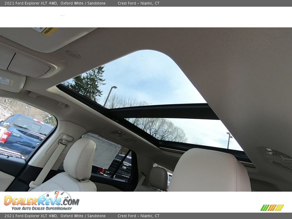 2021 Ford Explorer XLT 4WD Oxford White / Sandstone Photo #17