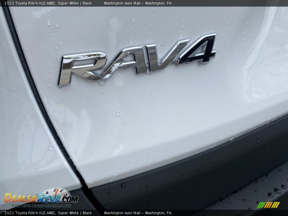 2021 Toyota RAV4 XLE AWD Super White / Black Photo #23