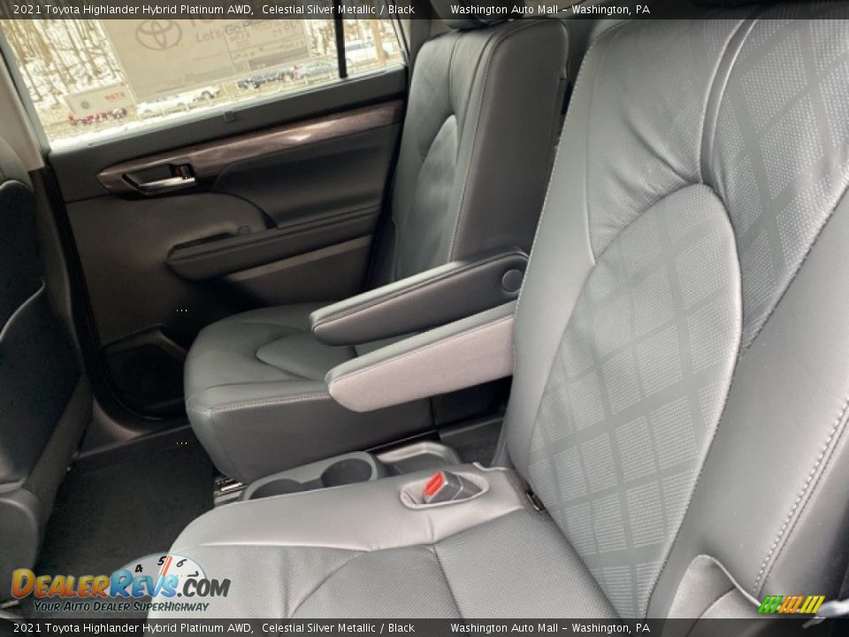 Rear Seat of 2021 Toyota Highlander Hybrid Platinum AWD Photo #32