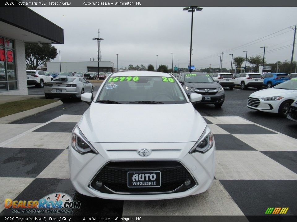 2020 Toyota Yaris XLE Frost / Gray Photo #2