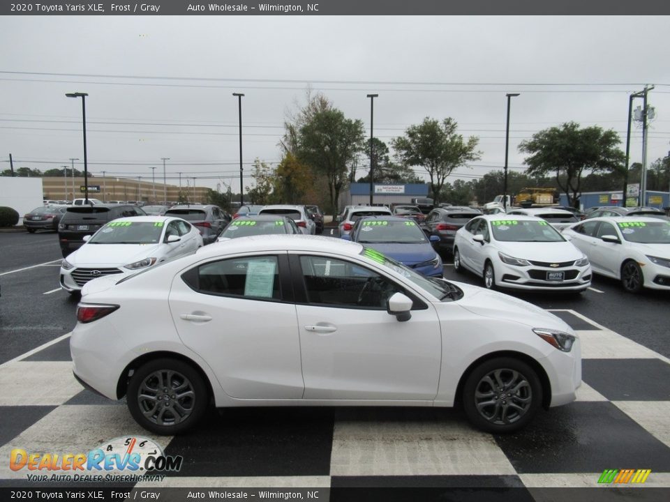 2020 Toyota Yaris XLE Frost / Gray Photo #3
