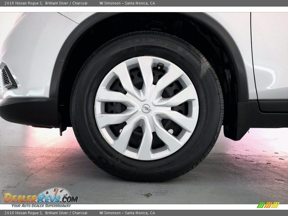 2016 Nissan Rogue S Wheel Photo #8