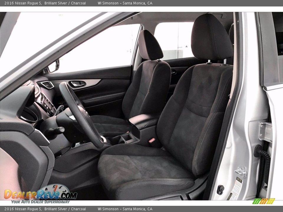 Front Seat of 2016 Nissan Rogue S Photo #18