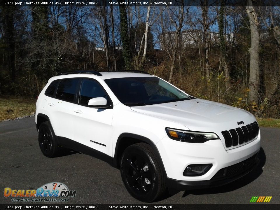 2021 Jeep Cherokee Altitude 4x4 Bright White / Black Photo #4