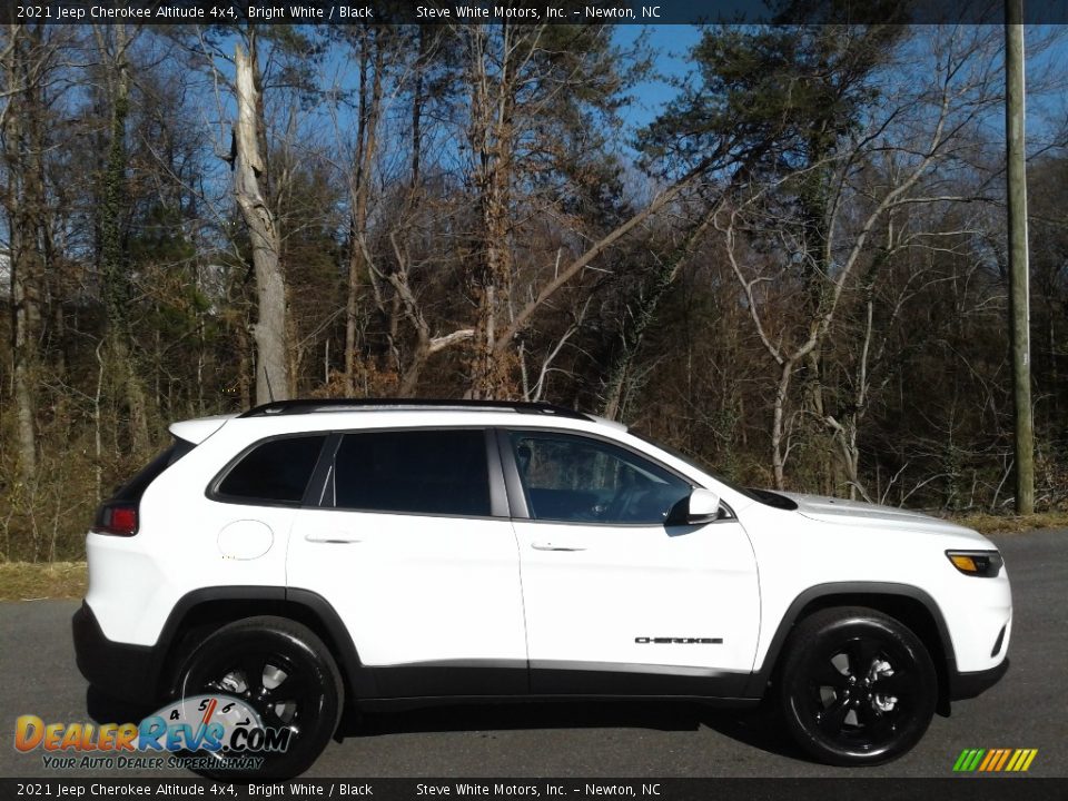 2021 Jeep Cherokee Altitude 4x4 Bright White / Black Photo #5