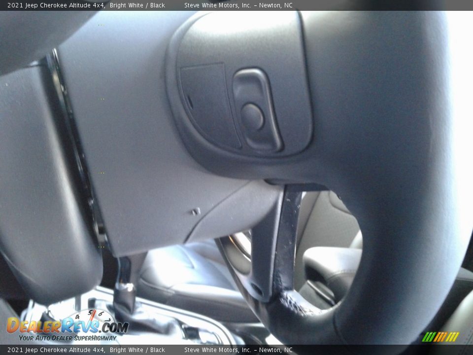 2021 Jeep Cherokee Altitude 4x4 Bright White / Black Photo #13