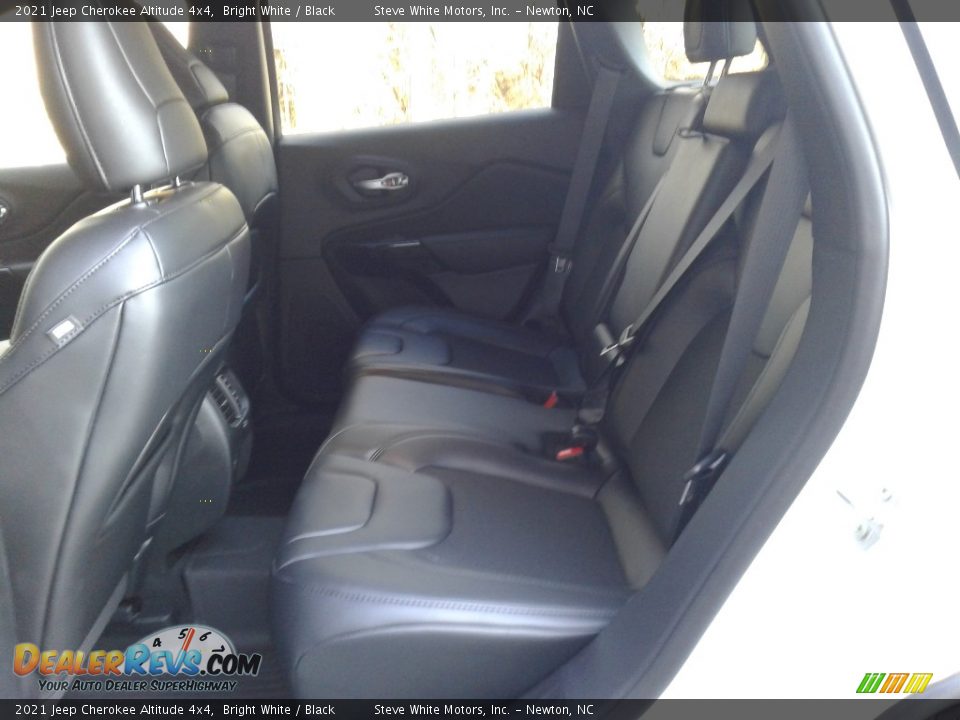 2021 Jeep Cherokee Altitude 4x4 Bright White / Black Photo #14
