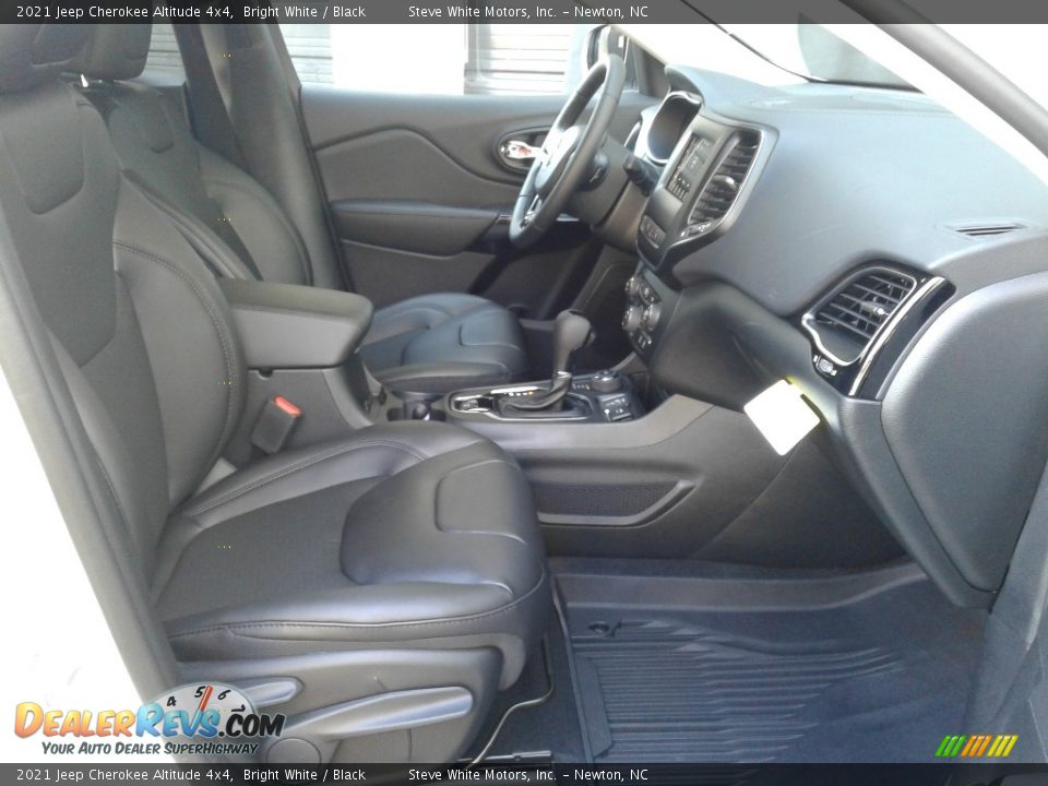 2021 Jeep Cherokee Altitude 4x4 Bright White / Black Photo #18