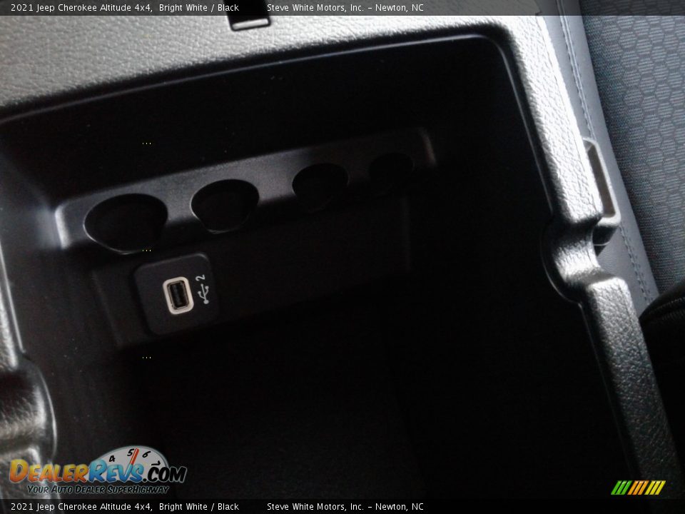 2021 Jeep Cherokee Altitude 4x4 Bright White / Black Photo #30