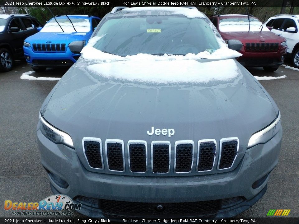 2021 Jeep Cherokee Latitude Lux 4x4 Sting-Gray / Black Photo #2