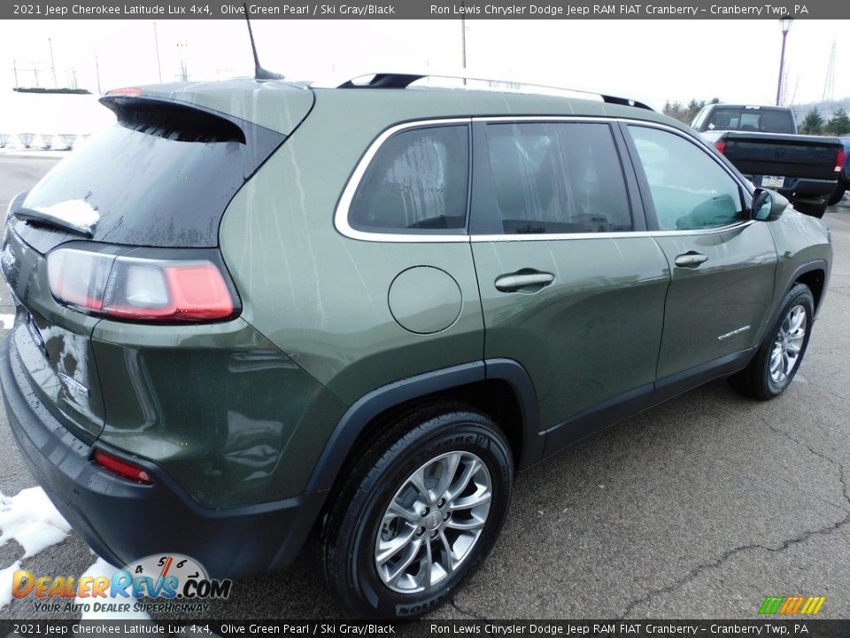 2021 Jeep Cherokee Latitude Lux 4x4 Olive Green Pearl / Ski Gray/Black Photo #5