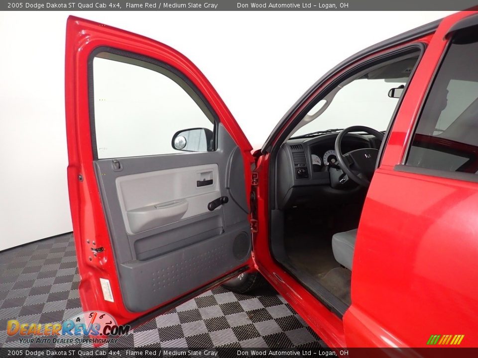 2005 Dodge Dakota ST Quad Cab 4x4 Flame Red / Medium Slate Gray Photo #24