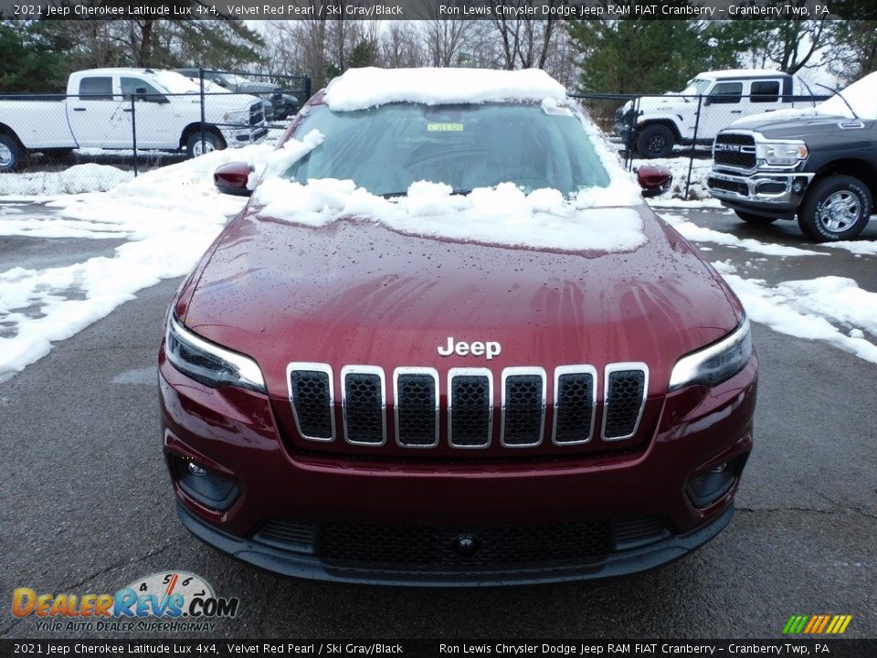 2021 Jeep Cherokee Latitude Lux 4x4 Velvet Red Pearl / Ski Gray/Black Photo #2