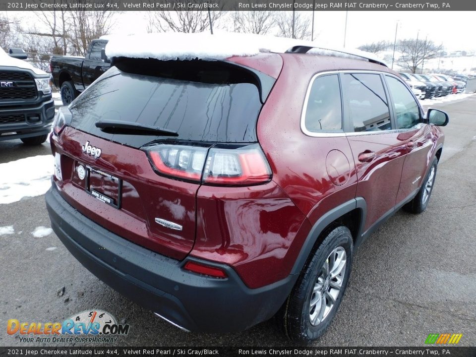 2021 Jeep Cherokee Latitude Lux 4x4 Velvet Red Pearl / Ski Gray/Black Photo #5