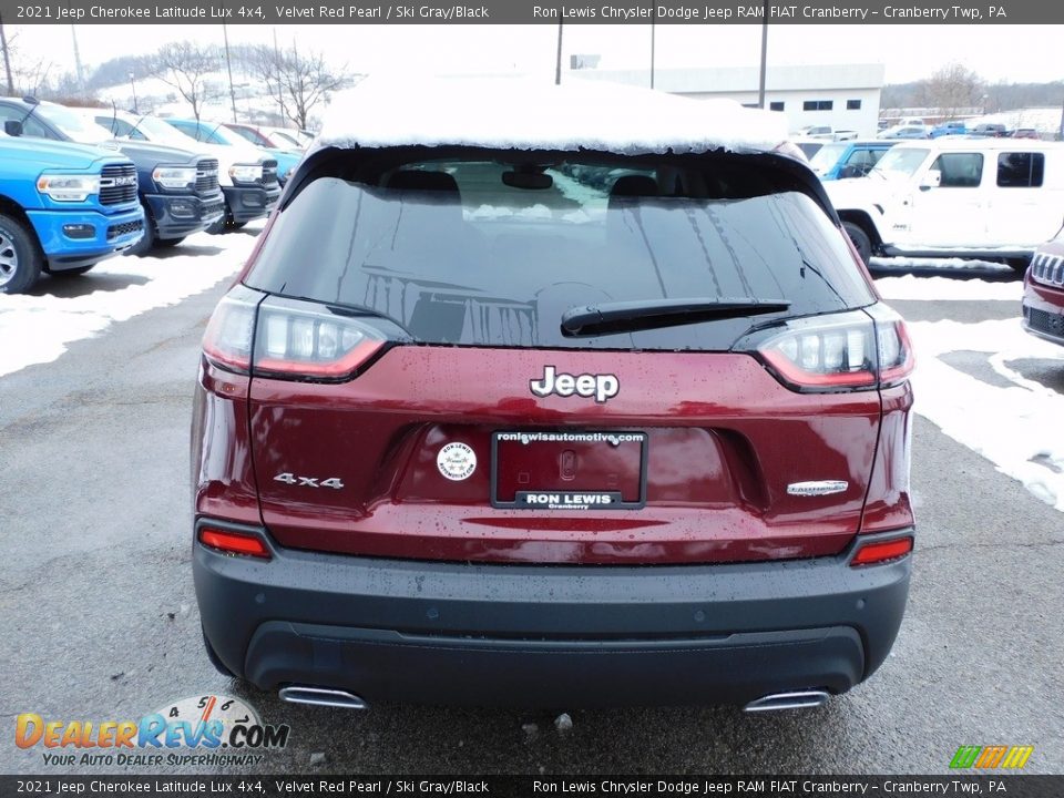 2021 Jeep Cherokee Latitude Lux 4x4 Velvet Red Pearl / Ski Gray/Black Photo #6