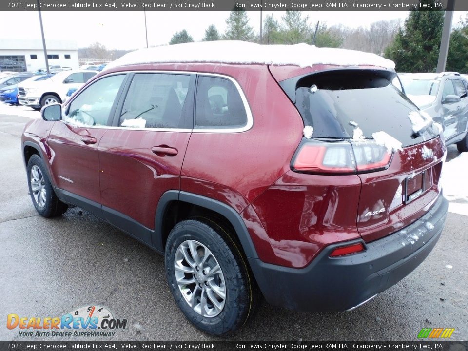 2021 Jeep Cherokee Latitude Lux 4x4 Velvet Red Pearl / Ski Gray/Black Photo #8