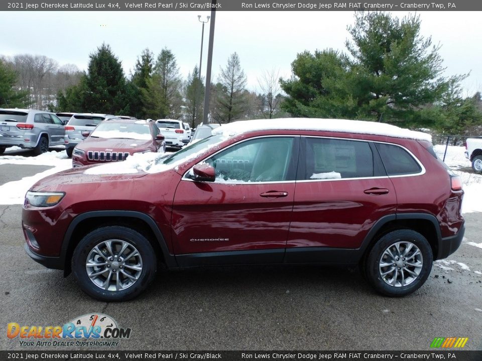 2021 Jeep Cherokee Latitude Lux 4x4 Velvet Red Pearl / Ski Gray/Black Photo #9