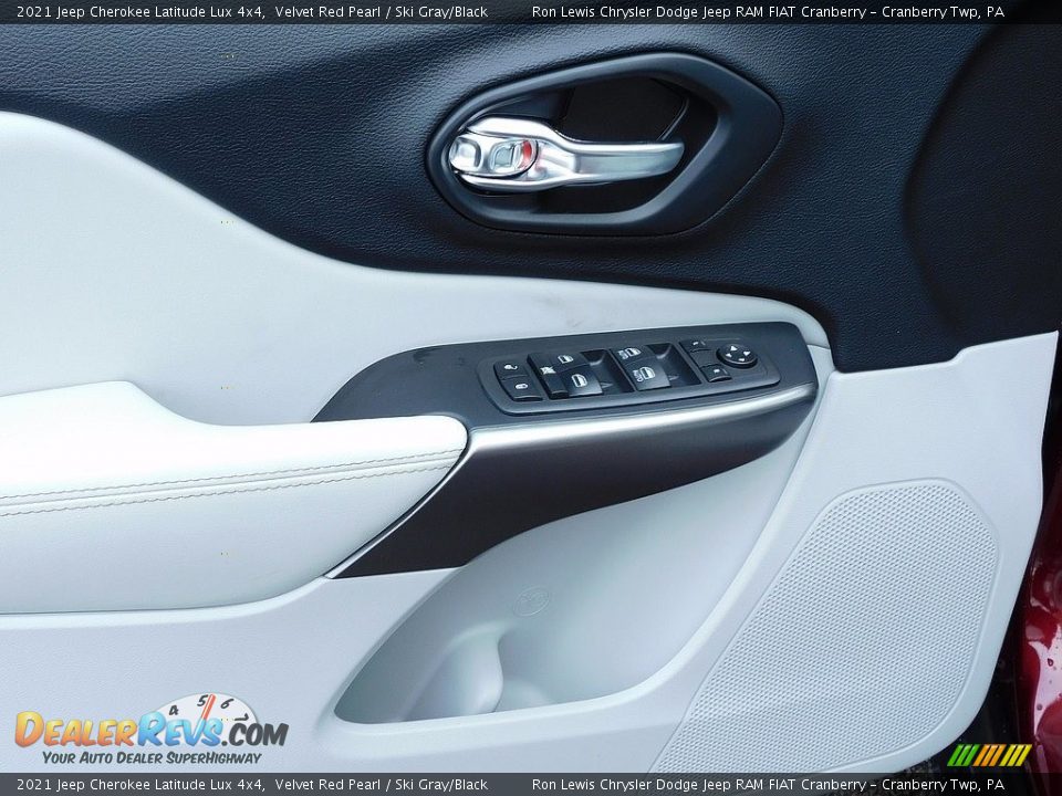 2021 Jeep Cherokee Latitude Lux 4x4 Velvet Red Pearl / Ski Gray/Black Photo #14