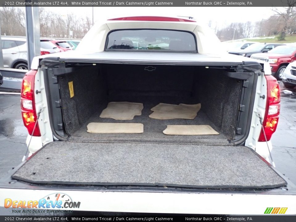 2012 Chevrolet Avalanche LTZ 4x4 White Diamond Tricoat / Dark Cashmere/Light Cashmere Photo #10